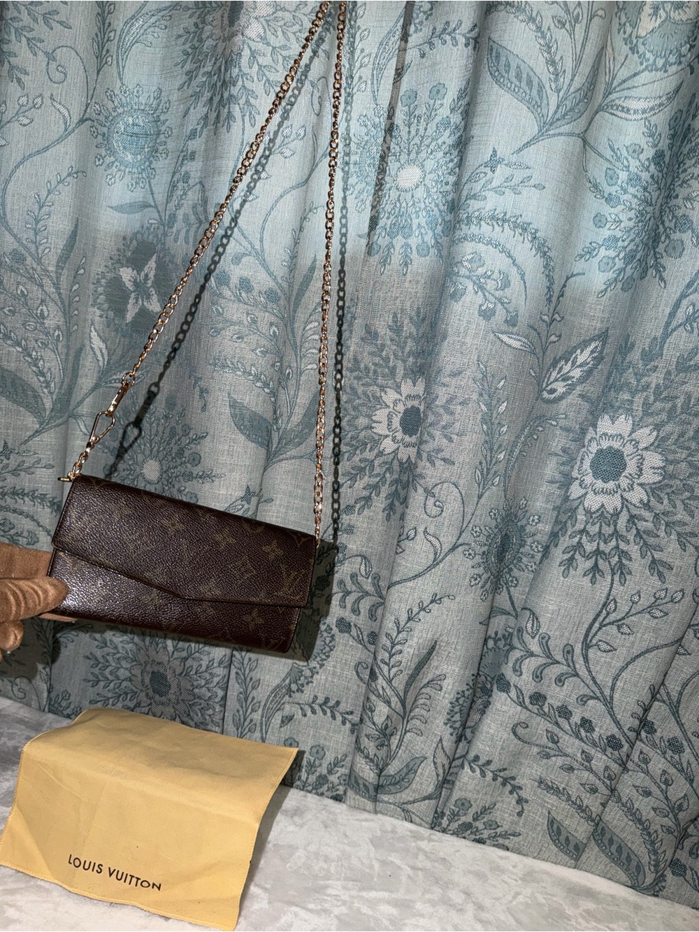 Louis Vuitton Monogram Canvas Sarah Long Wallet - Picture 6 of 6
